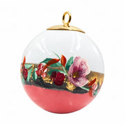 Boule de Noël fleurs en porcelaine 5,5 cm, référence 32, fleurs roses et claires, dessous rose corail, vue 4.