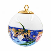 Boule de Noël fleurs en porcelaine 5,5 cm, référence 38, fleurs bleues et crème, dessous bleu turquoise, vue 4.