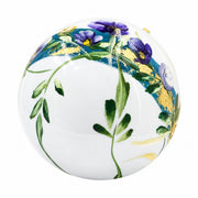 Boule de Noël fleurs en porcelaine 5,5 cm, référence 40, fleurs bleues et blanches, dessous bleu grisé, vue 1.