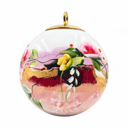 Boule de Noël fleurs en porcelaine 5,5 cm, référence 43, fleurs roses et jaunes, dessous rosé et cuivré, vue 2.