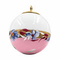 Boule de Noël fleurs en porcelaine 5,5 cm, référence 49, fleurs bleu pâle, dessous rose tendre, vue 2.