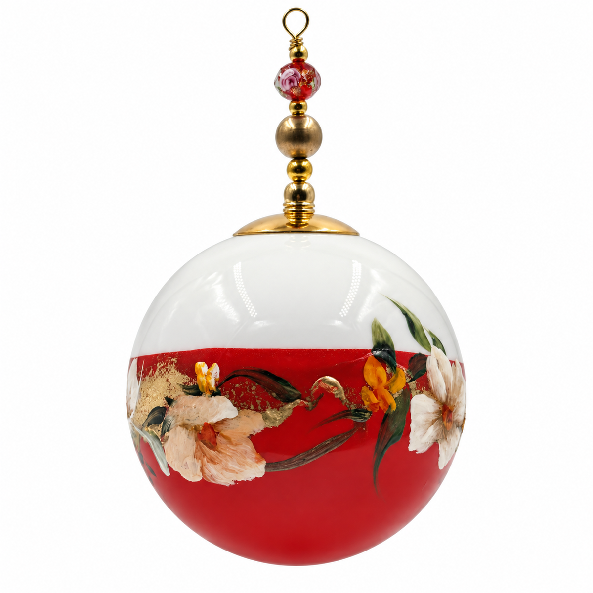Boule de Noël fleurs avec perles 6,5 cm, référence 01 — fleurs blanches et dorures sur rouge, vue 6
