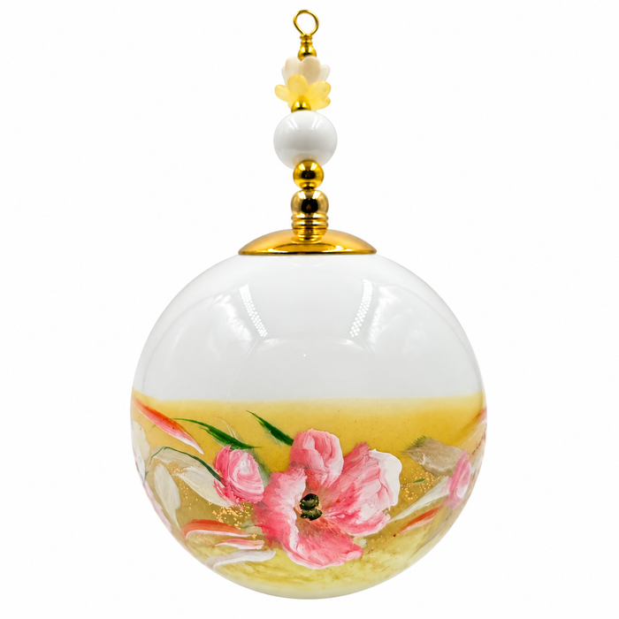 Boule de Noël avec perles 6,5 cm – Réf. 02 – Fleurs roses sur jaune pastel
