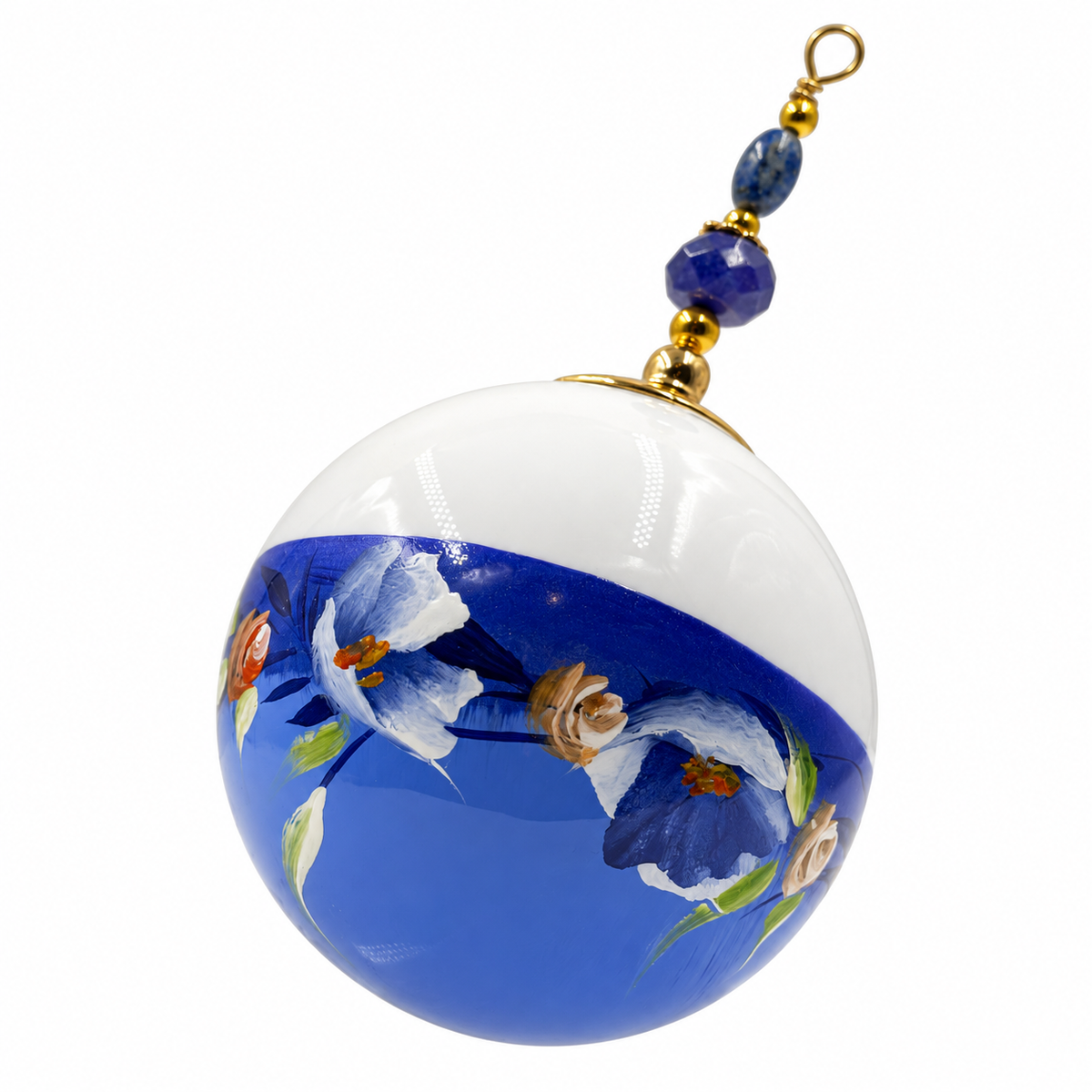 Boule de Noël fleurs avec perles 6,5 cm, référence 05 — fleurs bleutées sur bleu lavande, vue 1