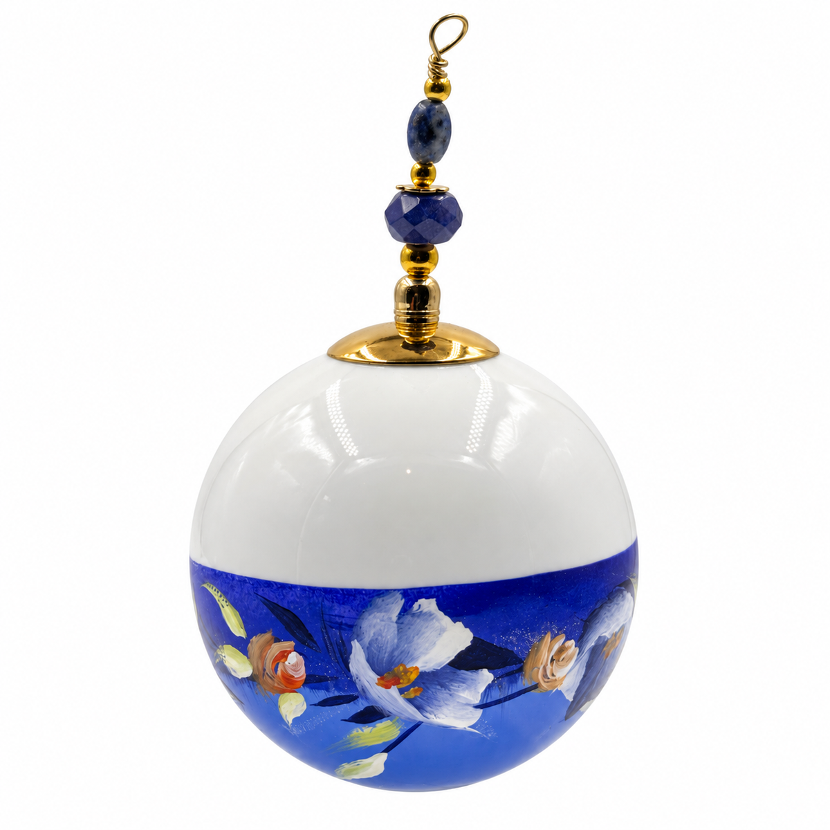 Boule de Noël fleurs avec perles 6,5 cm, référence 05 — fleurs bleutées sur bleu lavande, vue 2