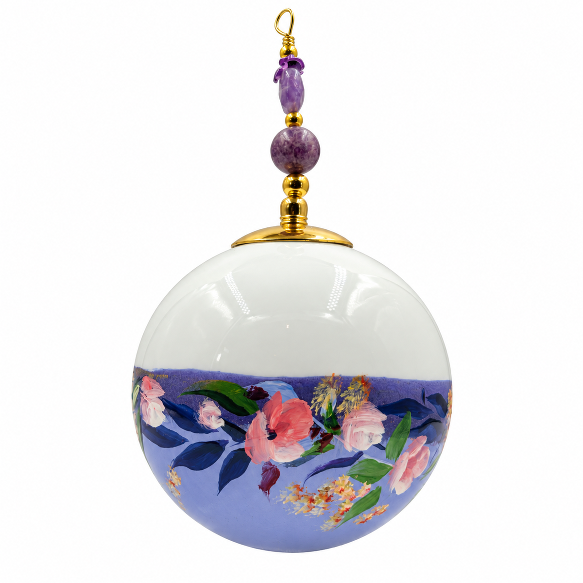 Boule de Noël fleurs avec perles 6,5 cm, référence 07 — bouquet rose sur bleu lavande, vue 2