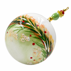 Boule de Noël fleurs avec perles 6,5 cm, référence 11 — feuillages verts et touches dorées, vue 1