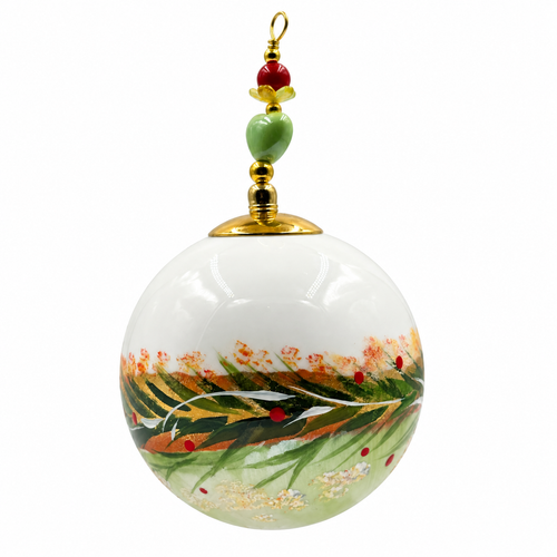 Boule de Noël fleurs avec perles 6,5 cm, référence 11 — feuillages verts et touches dorées, vue 2