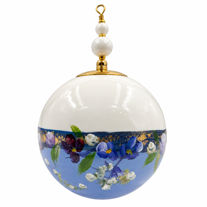 Boule de Noël avec perles 8 cm – Réf. 06 – Fleurs bleues et mauves sur bleu