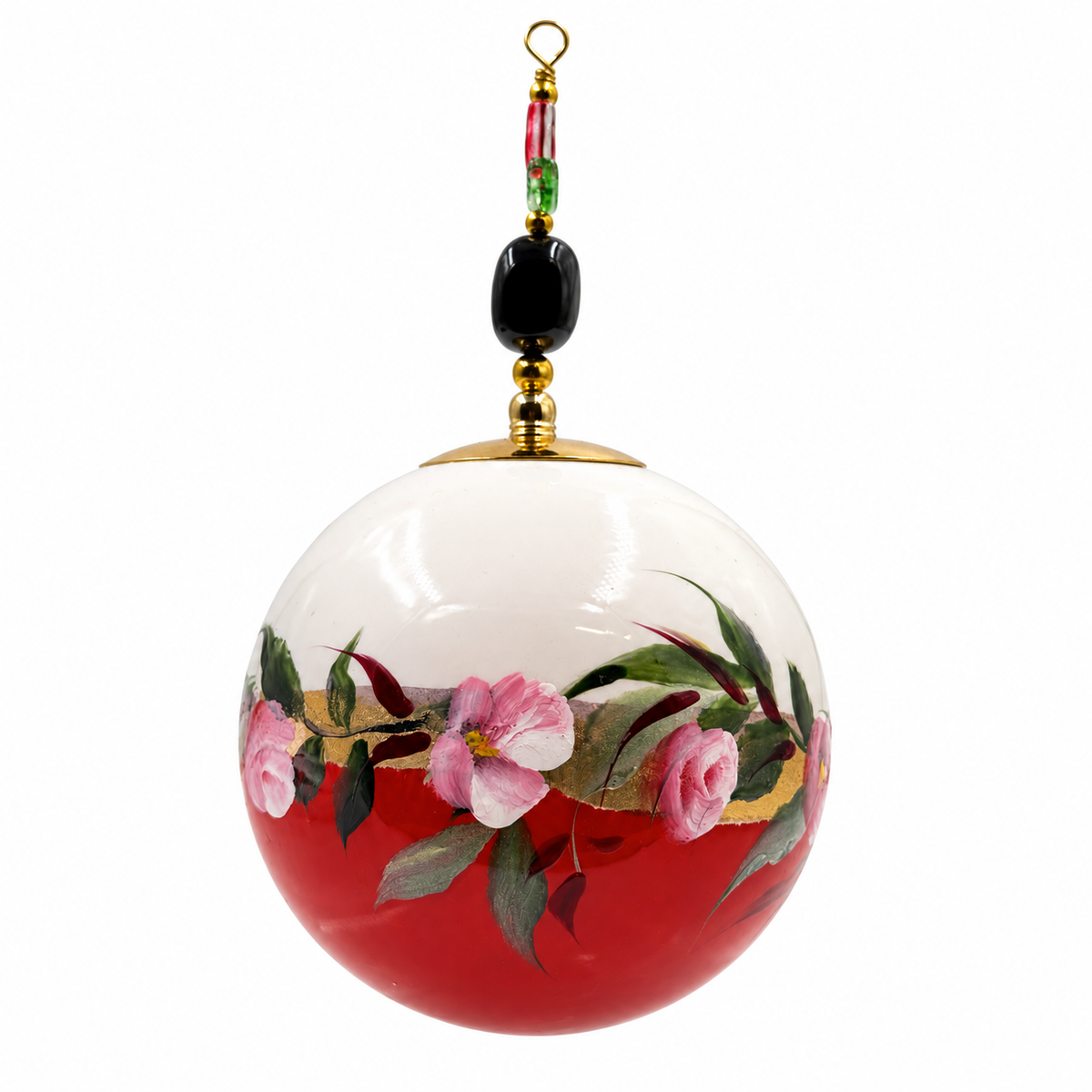 Boule de Noël avec perles 8 cm – Fleurs roses sur rouge profond – Réf. 07, vue 2 — pièce unique peinte à la main