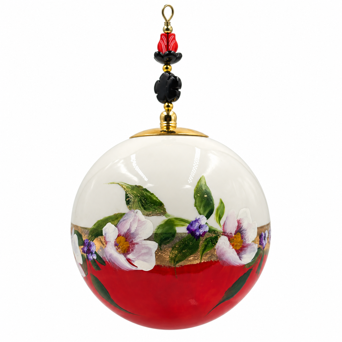Boule de Noël avec perles 8 cm – Réf. 08 – Fleurs mauves et blanches sur rouge