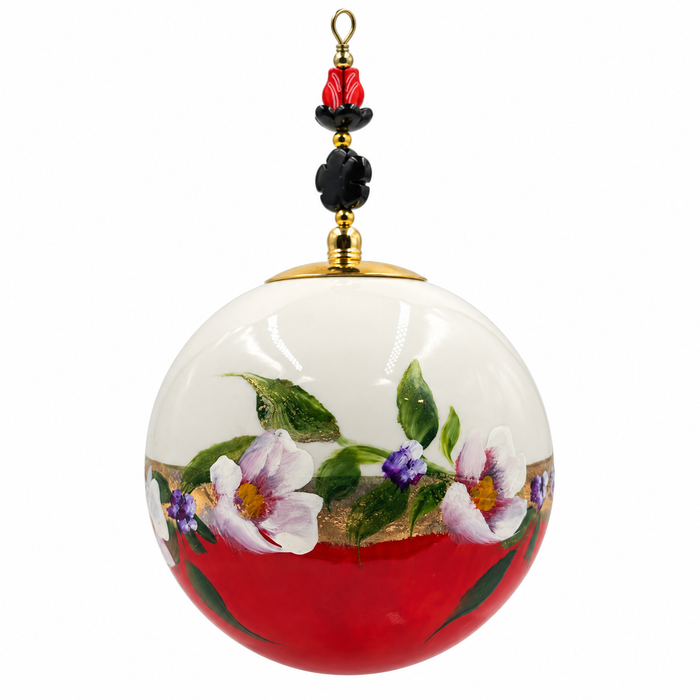 Boule de Noël avec perles 8 cm – Réf. 08 – Fleurs mauves et blanches sur rouge