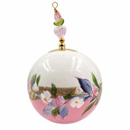 Boule de Noël avec perles 8 cm – Fleurs roses et blanches sur rose tendre – Réf. 09, vue 2 — pièce unique peinte à la main