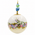 Boule de Noël avec perles 8 cm – Guirlande pastel sur jaune – Réf. 11, vue 1 — pièce unique peinte à la main