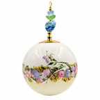 Boule de Noël avec perles 8 cm – Guirlande pastel sur jaune – Réf. 11, vue 1 — pièce unique peinte à la main