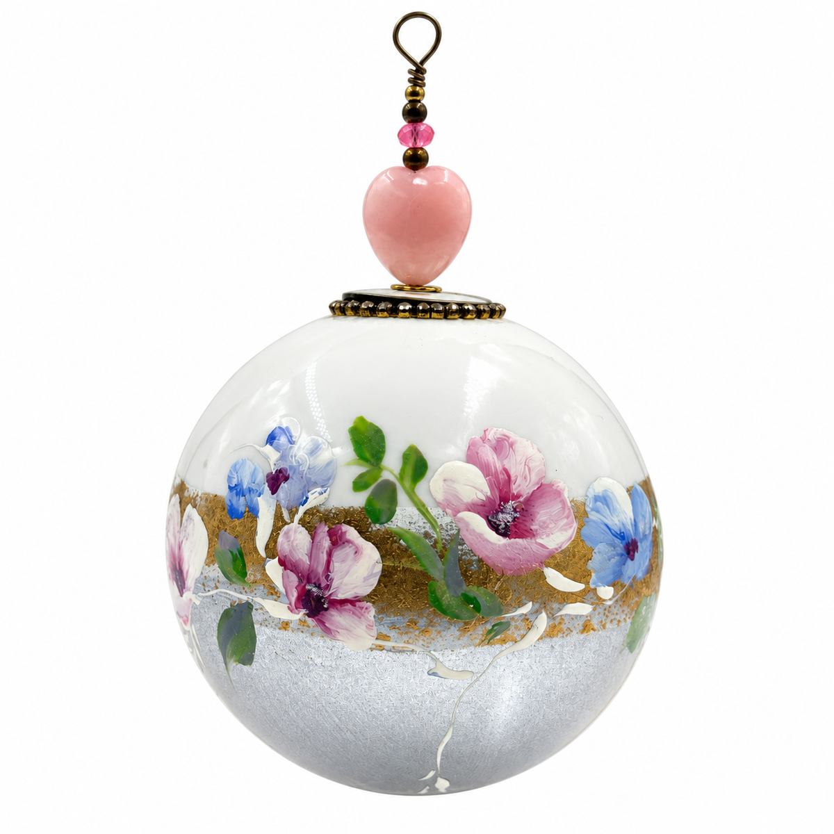 Boule de Noël avec perles 8 cm – Fleurs roses et bleues sur gris argenté – Réf. 14, vue 3 — pièce unique peinte à la main