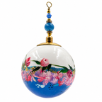 Boule de Noël en porcelaine avec perles 5 cm, guirlande de fleurs sur bleu, référence 15, vue 4