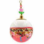 Boule de Noël en porcelaine avec perles 5 cm, fleurs roses et touches turquoise, référence 17, vue 3
