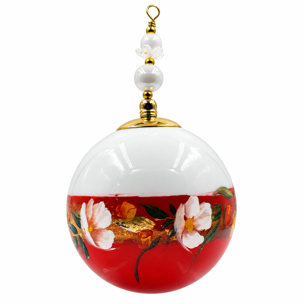Boule de Noël artisanale personnalisable 6,5 cm, référence 19, vue 4 — Fleurs crème et roses sur rouge