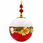 Boule de Noël artisanale personnalisable 6,5 cm, référence 24, vue 5 — Fleurs claires et dorures sur rouge