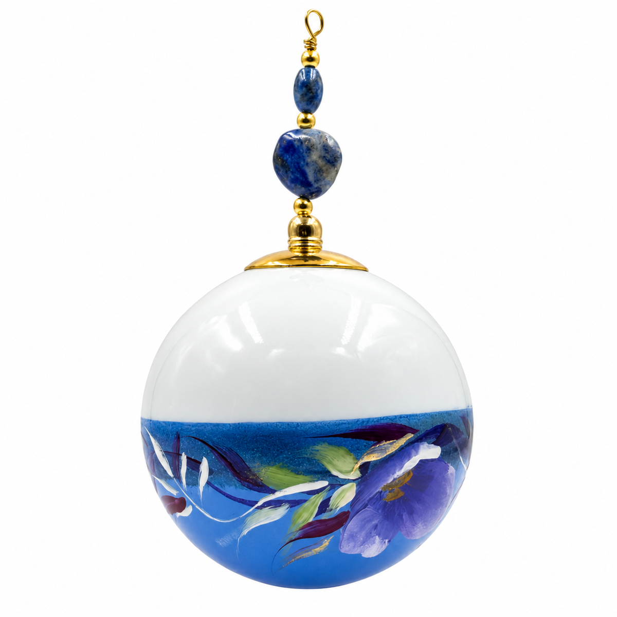 Boule de Noël artisanale personnalisable 6,5 cm, référence 27, vue 3 — Grandes fleurs bleues sur bleu lavande