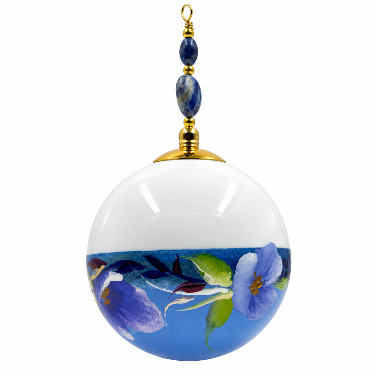 Boule de Noël artisanale personnalisable 6,5 cm, référence 27, vue 4 — Grandes fleurs bleues sur bleu lavande