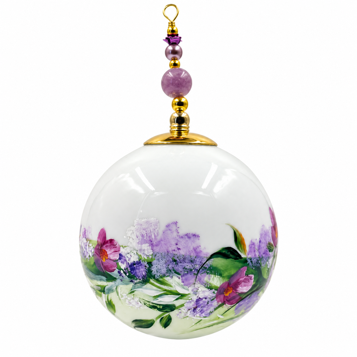Boule de Noël artisanale personnalisable 6,5 cm, référence 28, vue 3 — Fleurs mauves et feuillage sur blanc