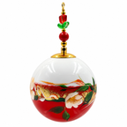 Boule de Noël artisanale personnalisable 6,5 cm, référence 29, vue 2 — Fleurs crème et frise dorée sur rouge