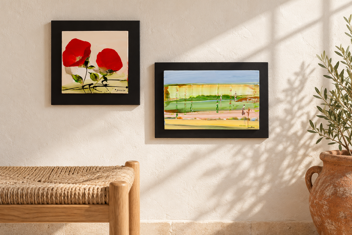 Coquelicots et paysage dans un intérieur méditerranéen
