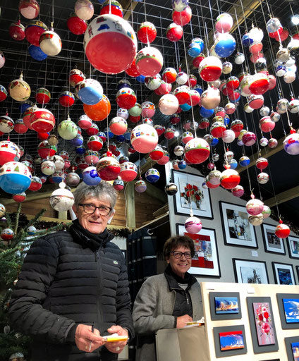 François et Sabine Dulin sur leur stand au marché de Noël